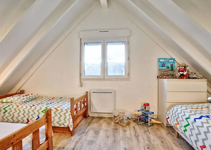 Maison Familiale Lumineuse Pres De La - Fr-1-788-99 *